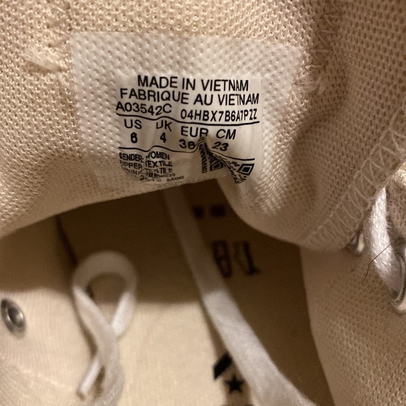 Beige Low Top Platform Converse - Picture 5 of 5